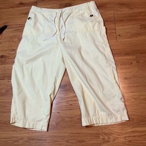 Counterparts Light Yellow Capri Women’s Size 10